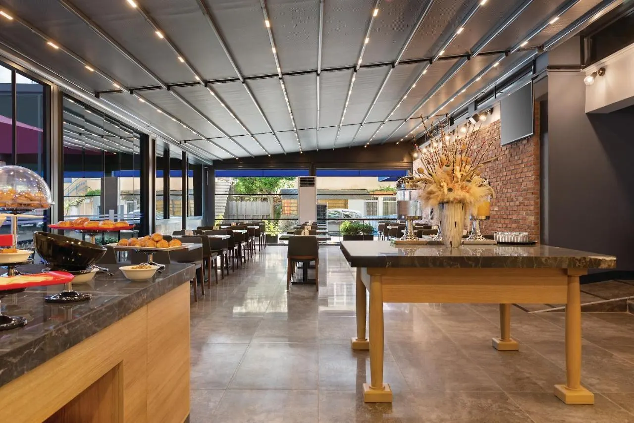 فندق Tryp By Wyndham Istanbul Atasehir